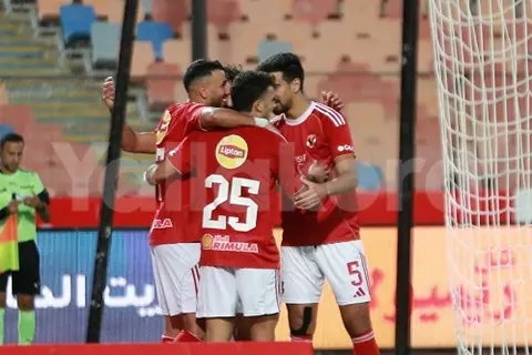 مهارة زيزو وبنشرقي وتحية توروب.. لقطات من مباراة الأهلي والاتحاد (صور)